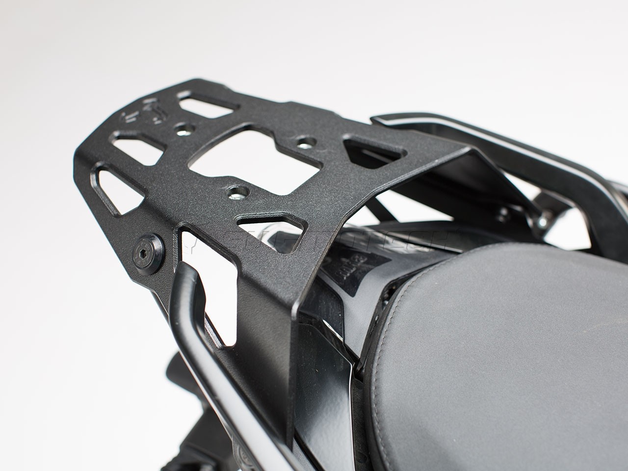 BMW R 1200 R (15-) horní nosič SW-Motech ALU-RACK GPT.07.573.150