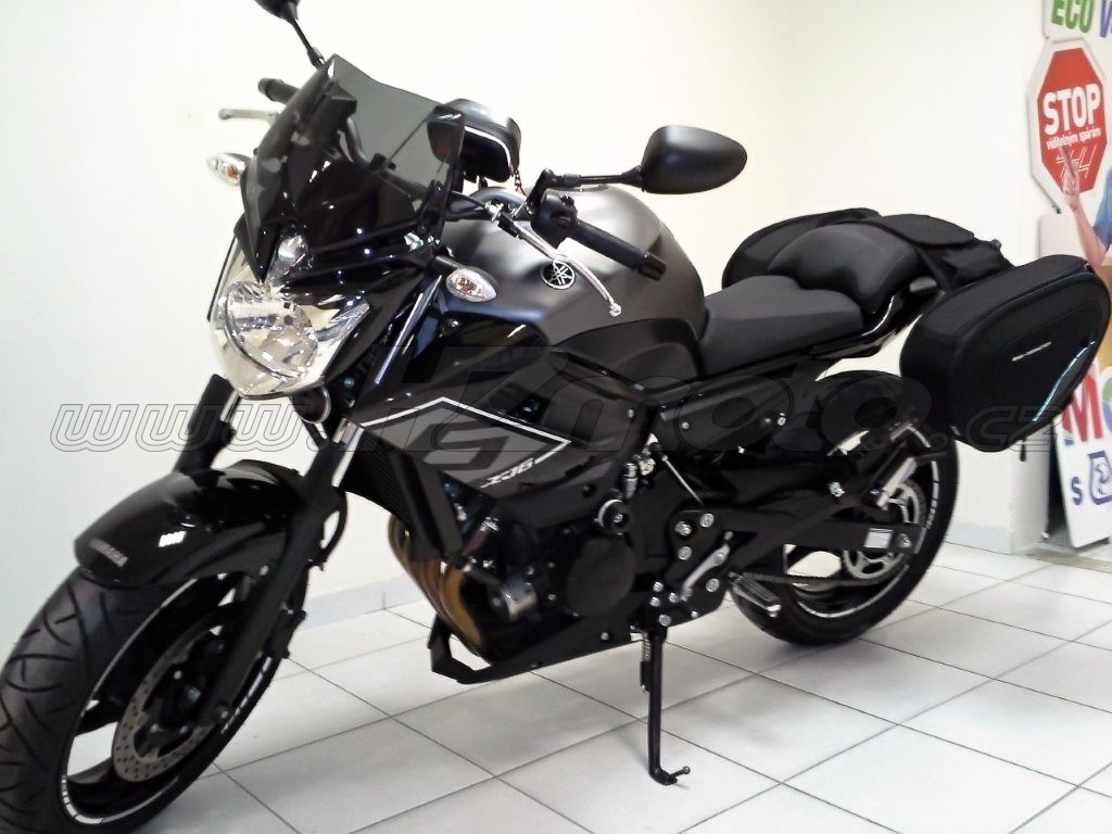 Yamaha XJ6 (09-) - kouřové plexi Givi s mont. sadou | HZmoto - vše pro motorkáře a jejich stroje