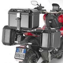 Honda X-ADV 750 (17-20) - boční nosiče Givi PL1156 