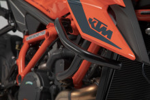 KTM 1290 Super Duke R (20-) - padac...