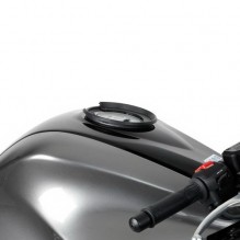 Givi BF02 objímka pro uchycení tankruksaku GIVI "TANKLOCK" na víčko nádrže Aprilia, Triumph, Benelli