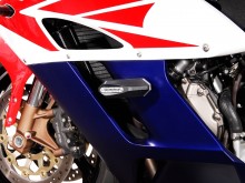 Honda CBR 1000 RR (04-07) - padací protektory SW-Motech 